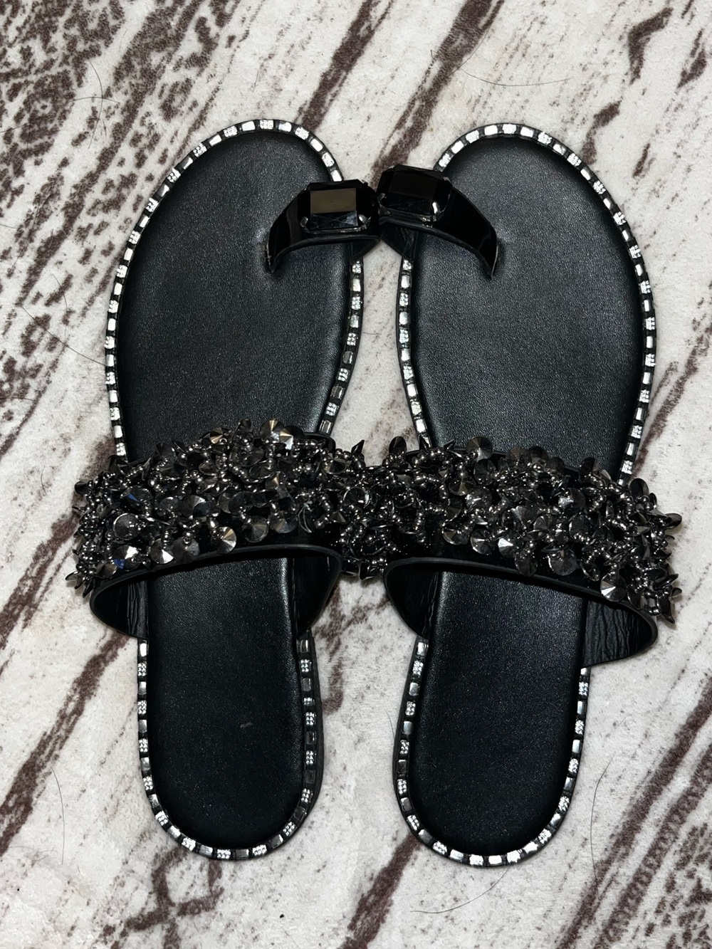 Women’s like new BLING sandals
